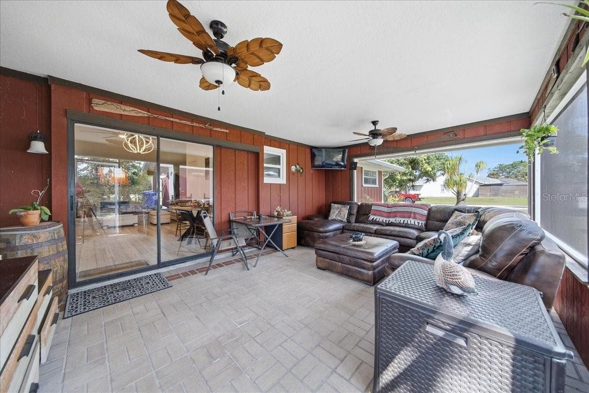 Single Family Residence at 301 COLUMBUS ST, SEBASTIAN, photo 20 of 29