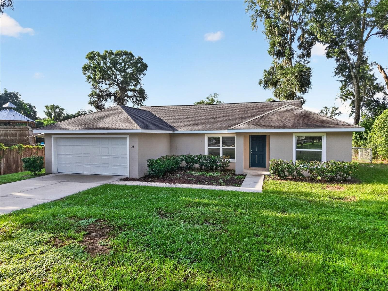 Single Family Residence at 24 JUNIPER TRAIL RUN, OCALA