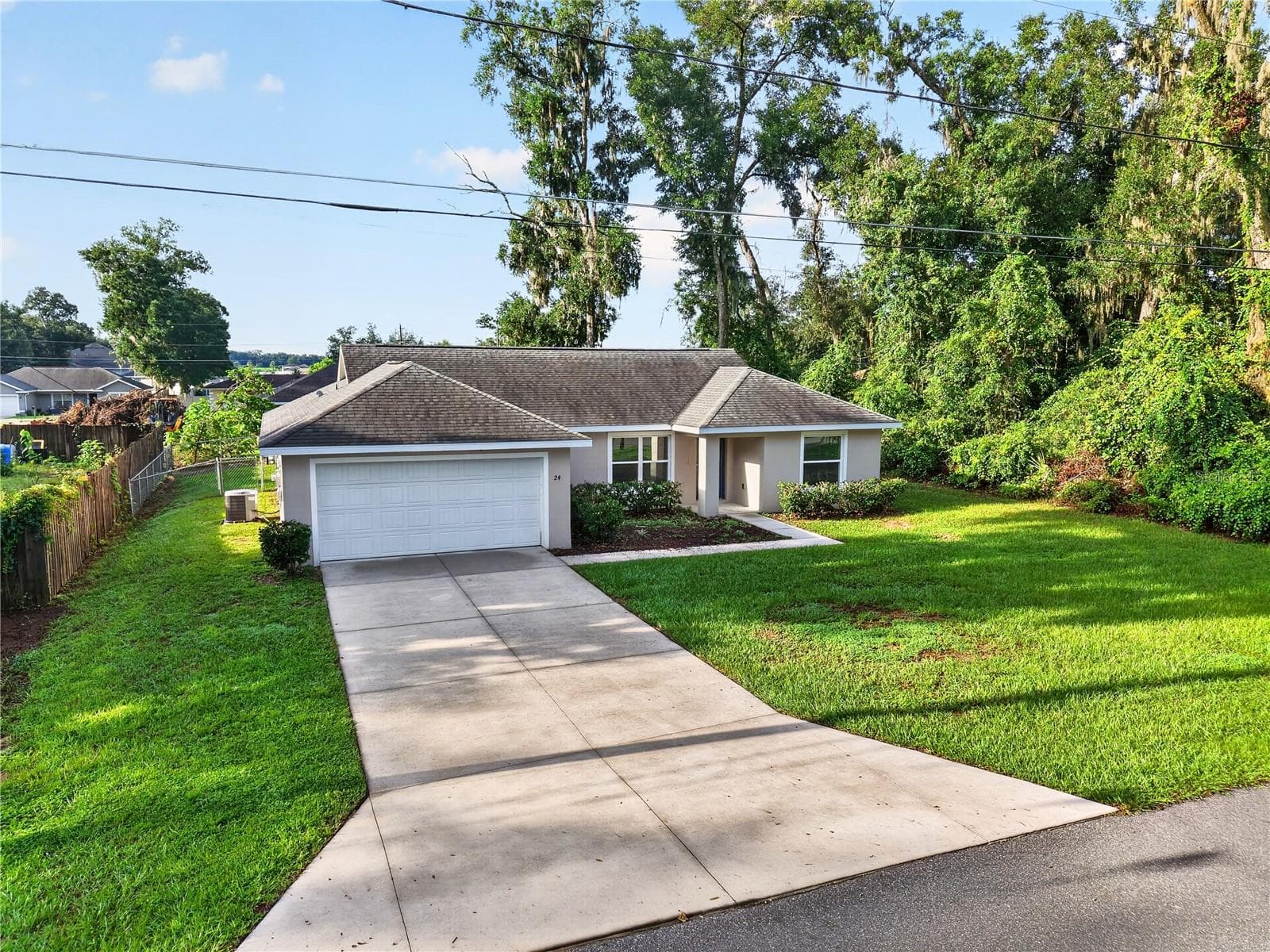 Single Family Residence at 24 JUNIPER TRAIL RUN, OCALA, photo 2 of 35