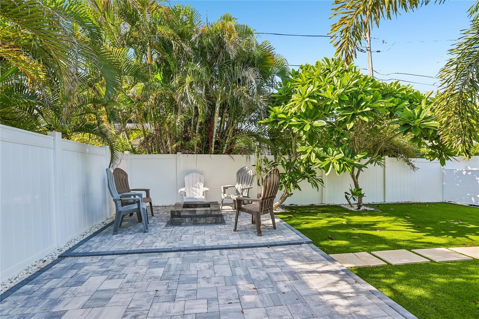 Single Family Residence at 13914 84TH TER, SEMINOLE, photo 18 of 59
