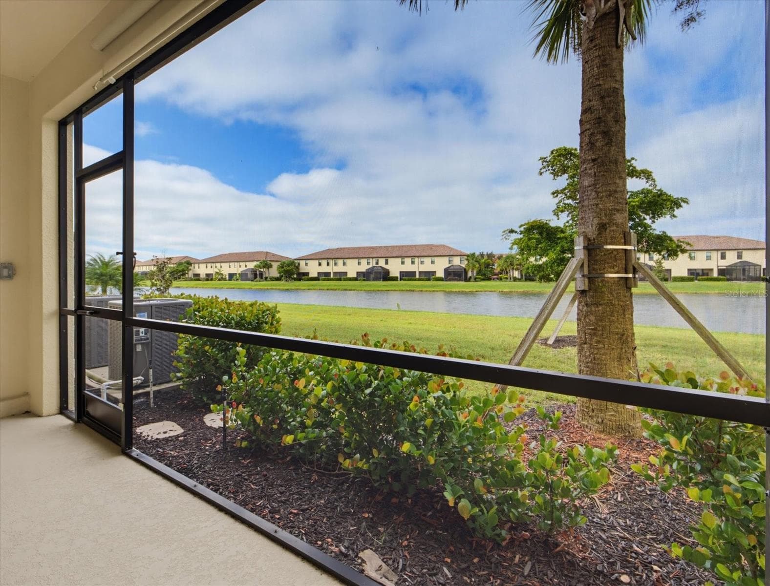 Townhouse at 20429 LAGENTE CIR, VENICE, photo 4 of 48