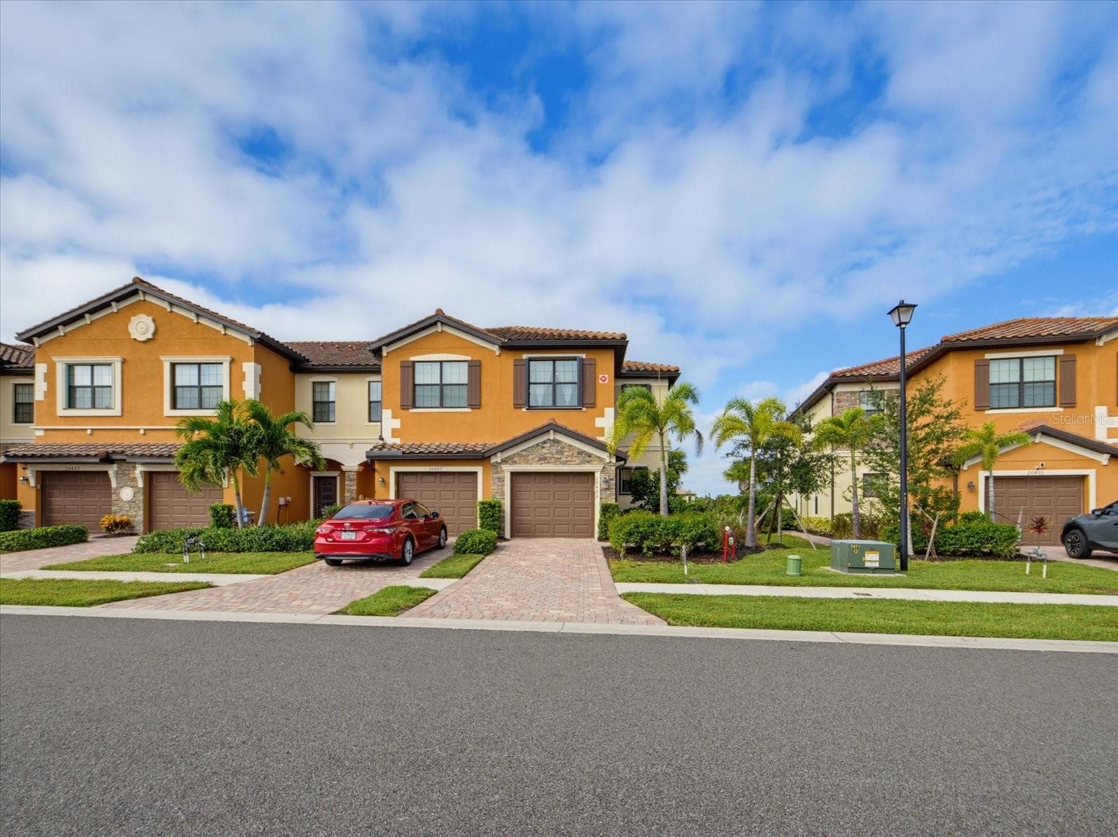 End unit townhome - 20429 LAGENTE CIR, VENICE