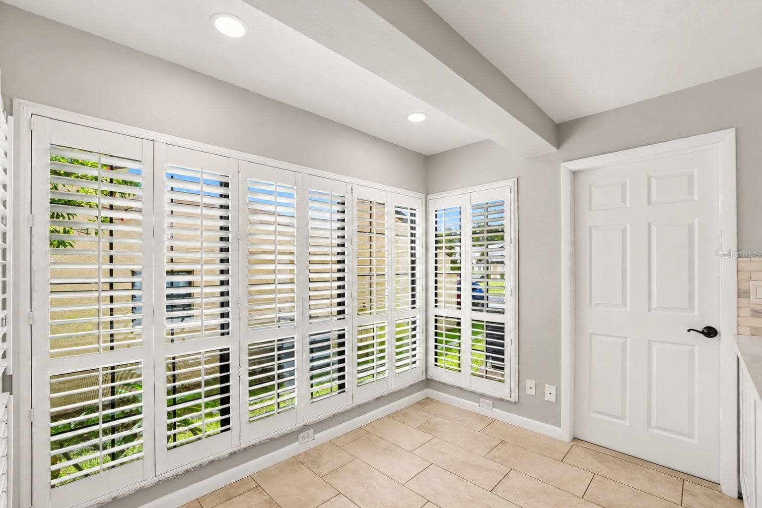 Villa at 913 SUTTON PL, PALM HARBOR, photo 16 of 71