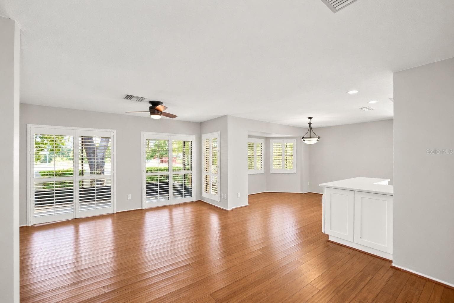 Villa at 913 SUTTON PL, PALM HARBOR, photo 15 of 71