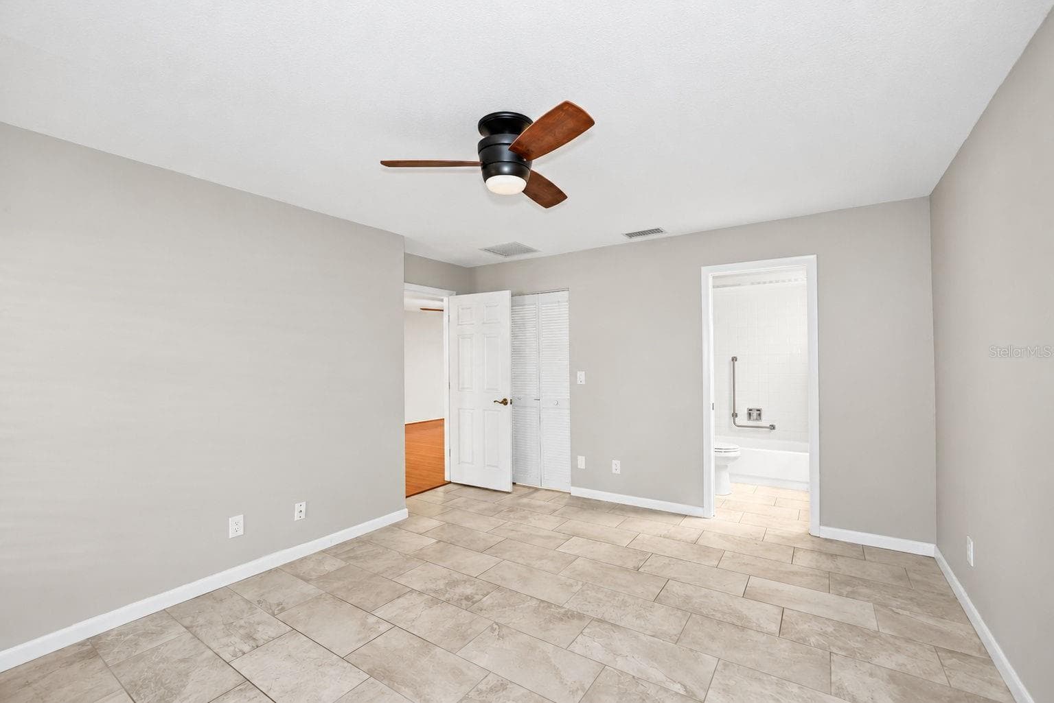 Villa at 913 SUTTON PL, PALM HARBOR, photo 22 of 71