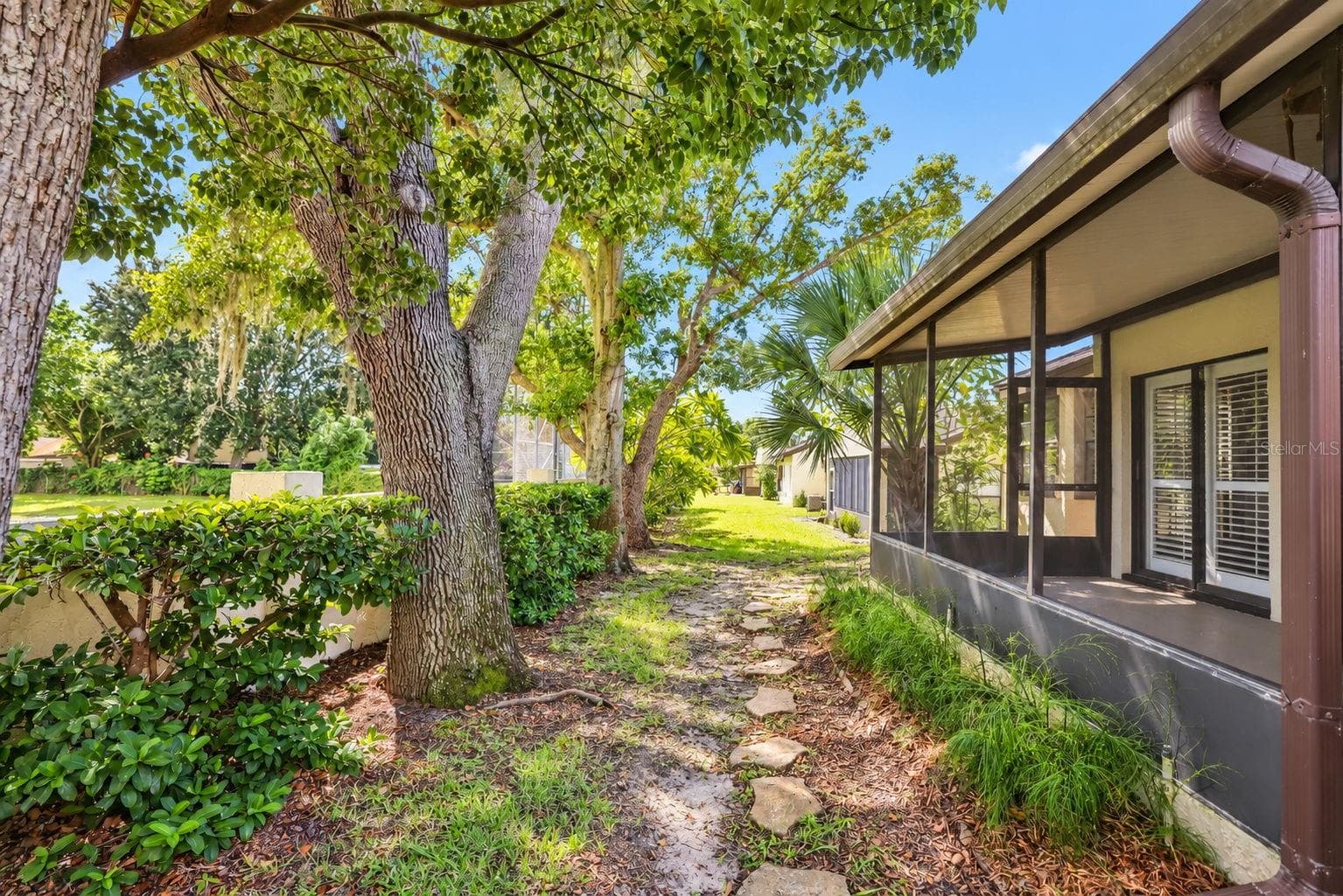 Villa at 913 SUTTON PL, PALM HARBOR, photo 41 of 71