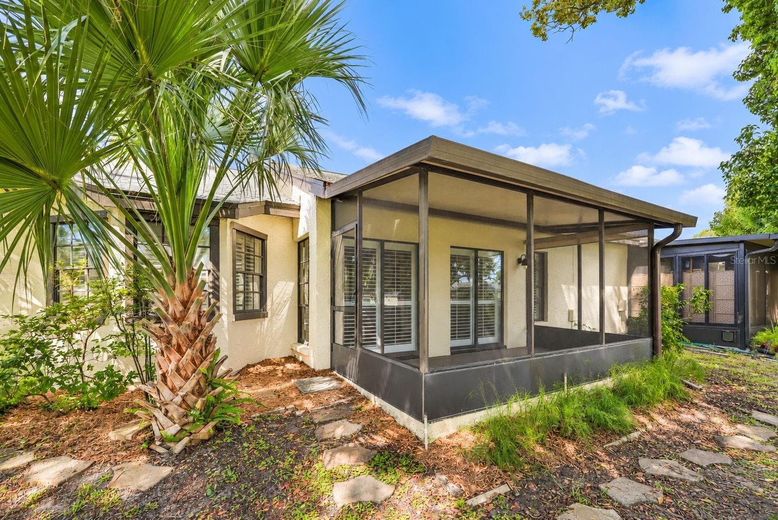 Villa at 913 SUTTON PL, PALM HARBOR, photo 44 of 71