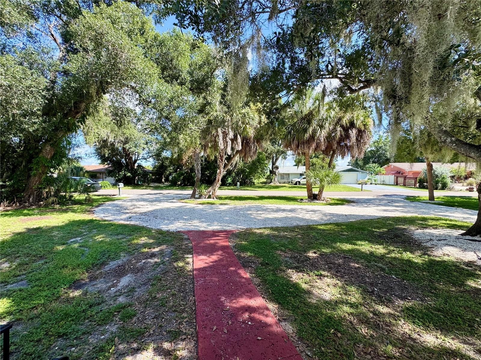 Circular shell driveway - 22215 ONEIDA AVE, PORT CHARLOTTE