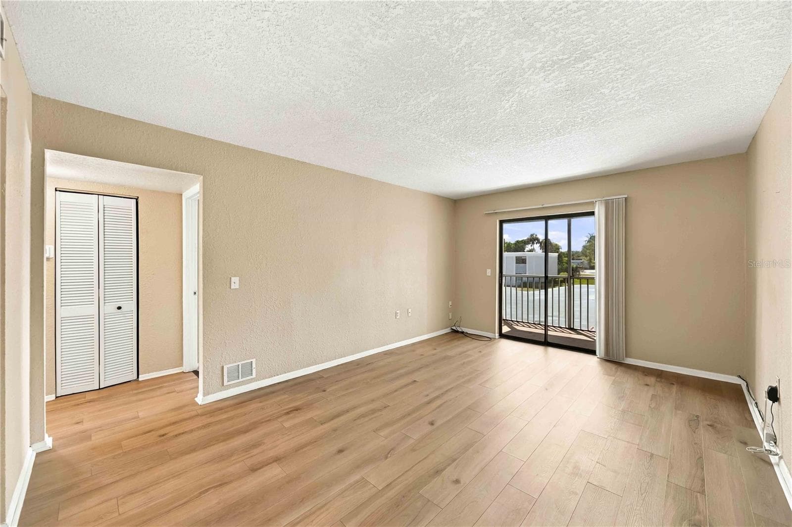 Condominium at 5310 26TH ST W #504, BRADENTON, photo 5 of 33