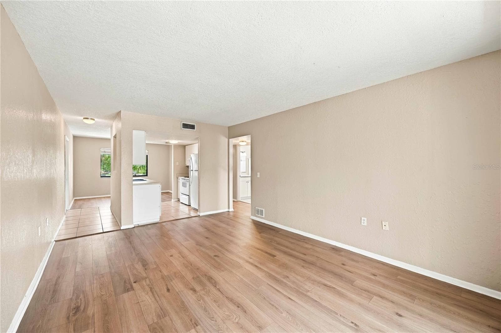 Condominium at 5310 26TH ST W #504, BRADENTON, photo 7 of 33