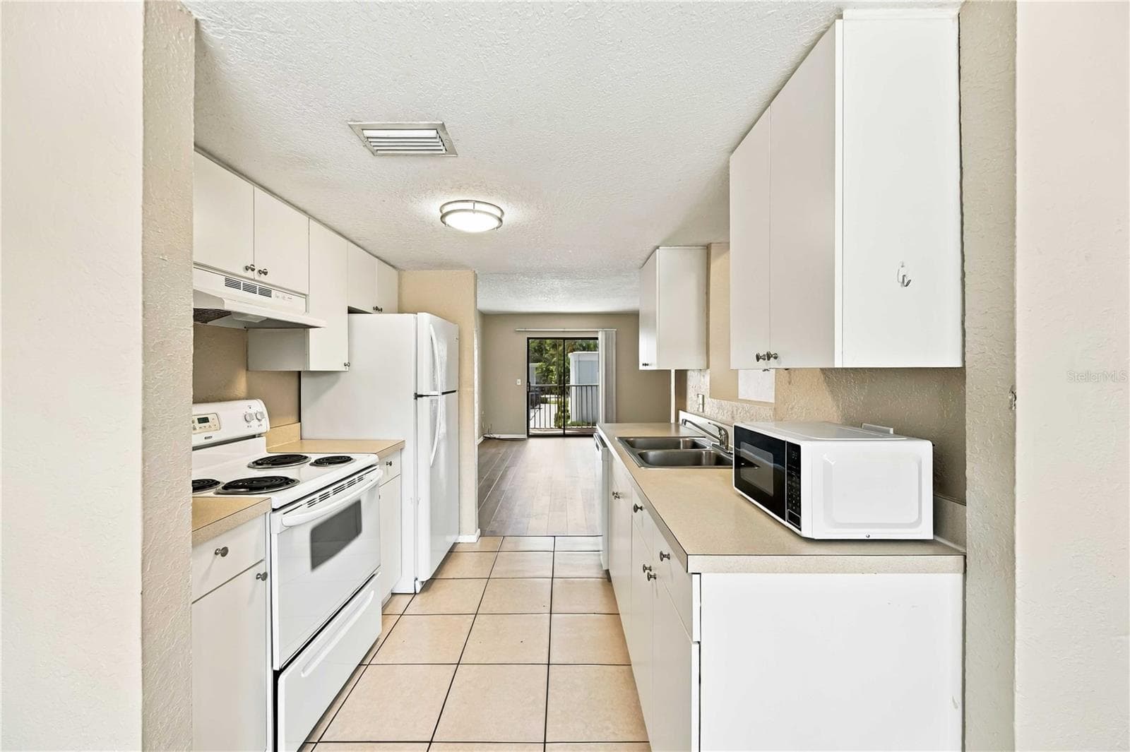 Condominium at 5310 26TH ST W #504, BRADENTON, photo 10 of 33