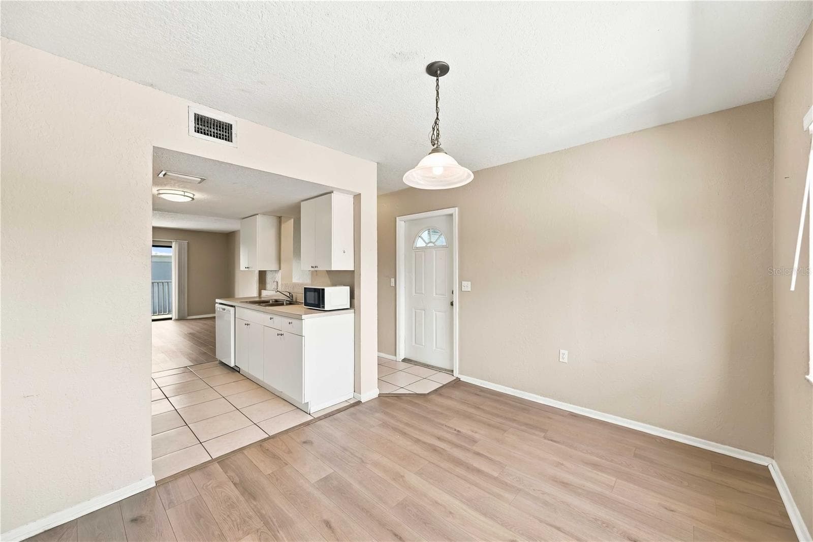 Condominium at 5310 26TH ST W #504, BRADENTON, photo 13 of 33
