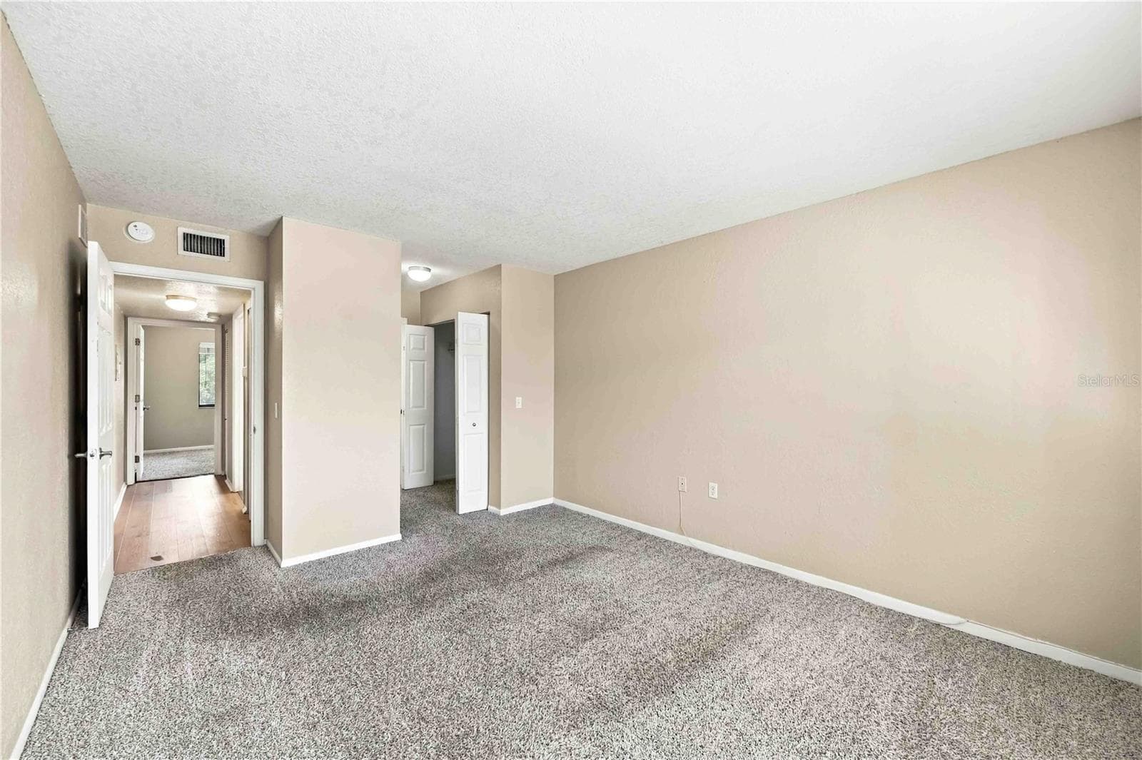 Condominium at 5310 26TH ST W #504, BRADENTON, photo 17 of 33