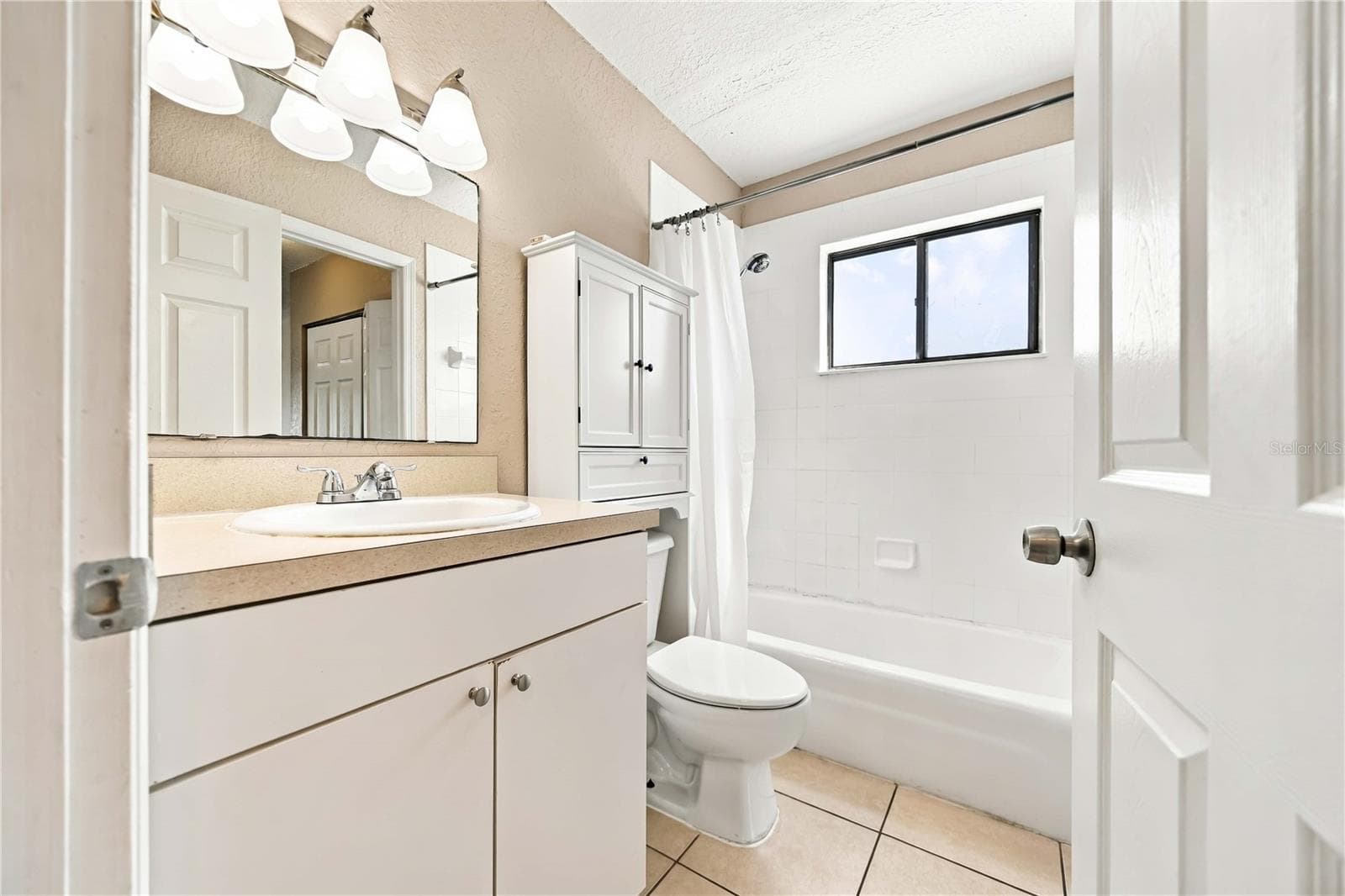Condominium at 5310 26TH ST W #504, BRADENTON, photo 21 of 33