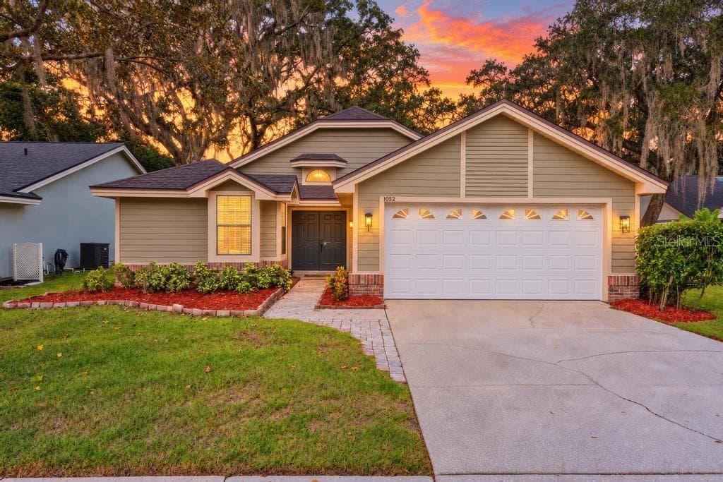 1052 PIEDMONT OAKS DR