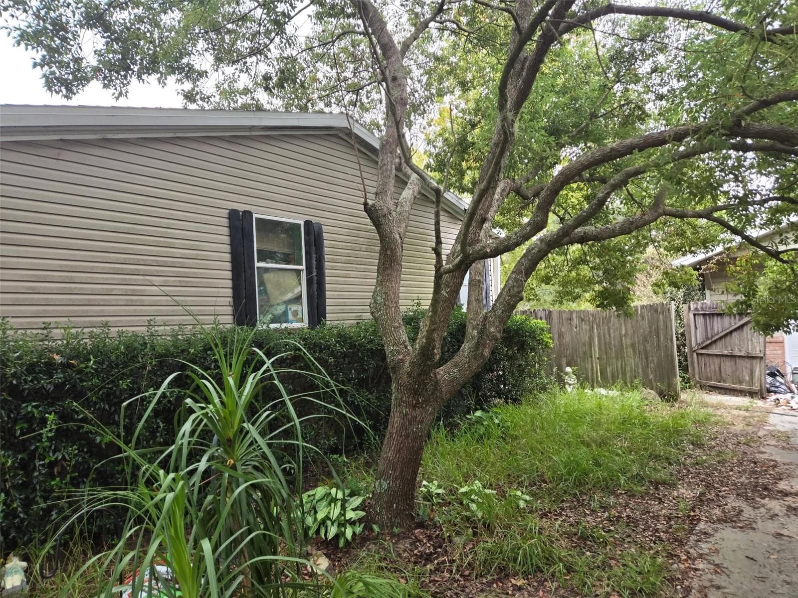 Manufactured Home at 6535 N EWOK PT, DUNNELLON, photo 2 of 17