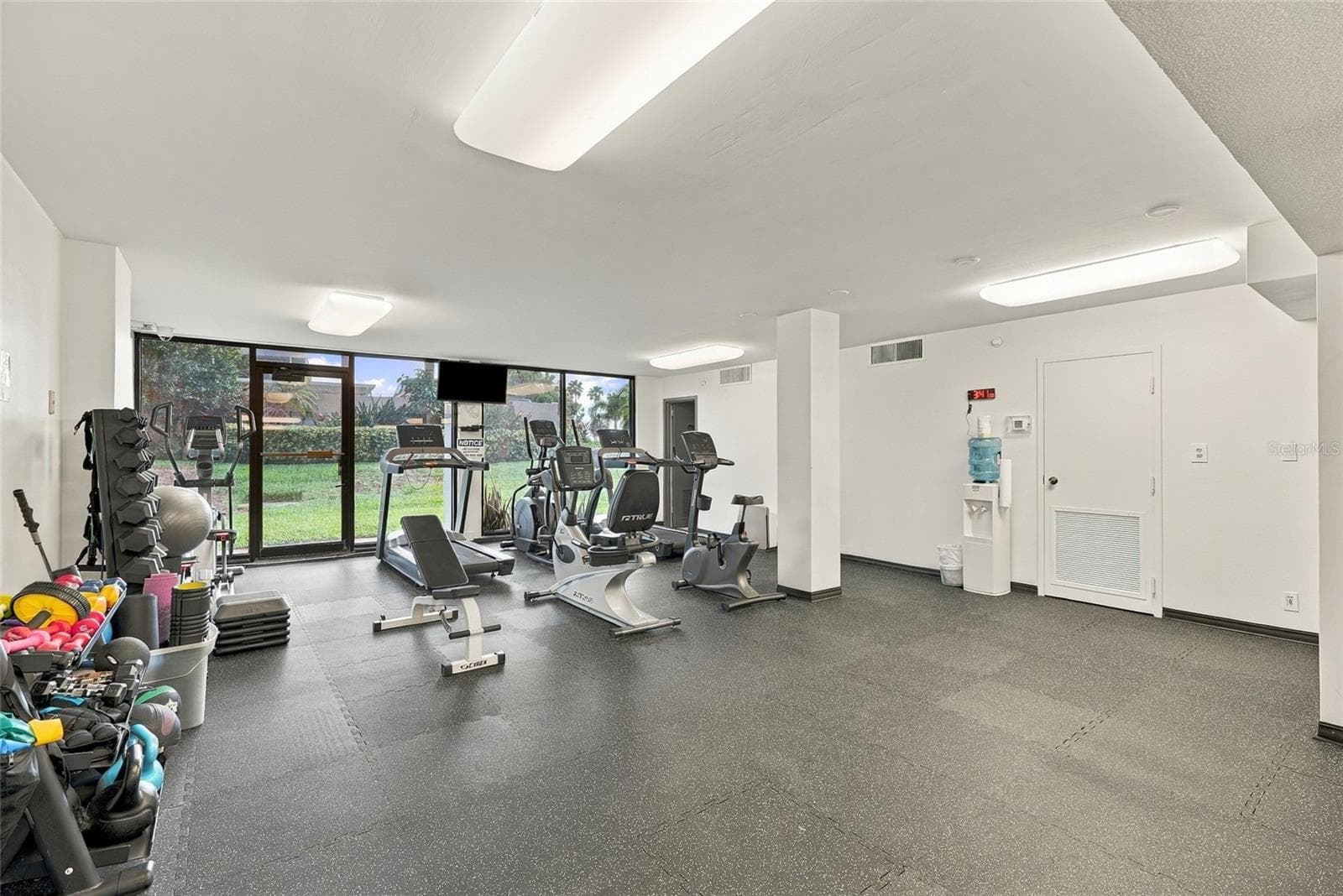 Fitness room with bathrooms - 707 S GULFSTREAM AVE #1006, SARASOTA