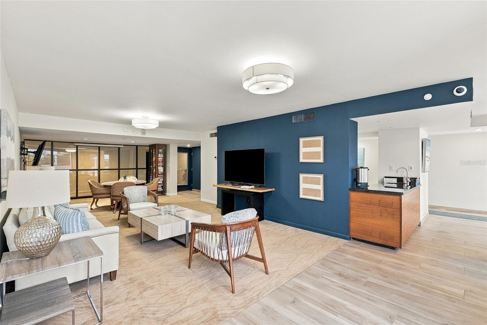 Social Room - 707 S GULFSTREAM AVE #1006, SARASOTA