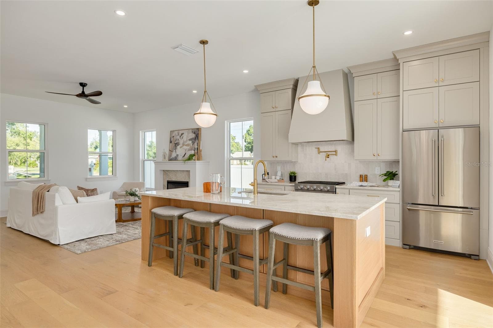 Single Family Residence at 945 29TH ST N, ST PETERSBURG, photo 10 of 43