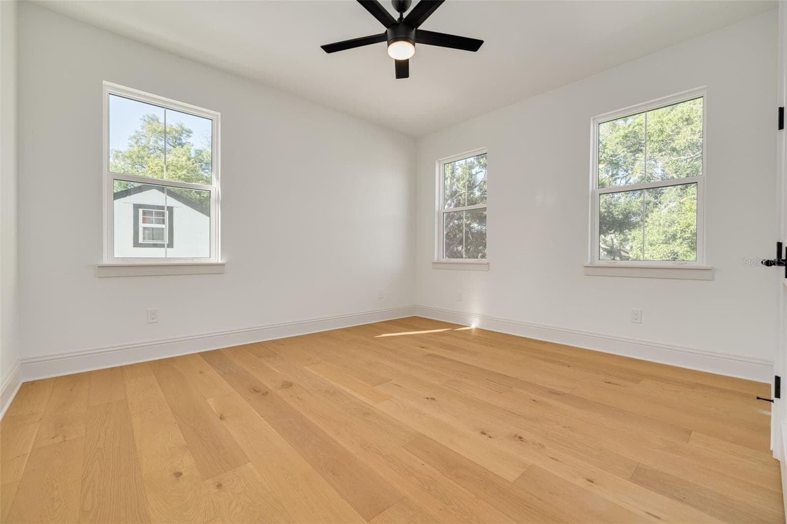 Single Family Residence at 945 29TH ST N, ST PETERSBURG, photo 27 of 43