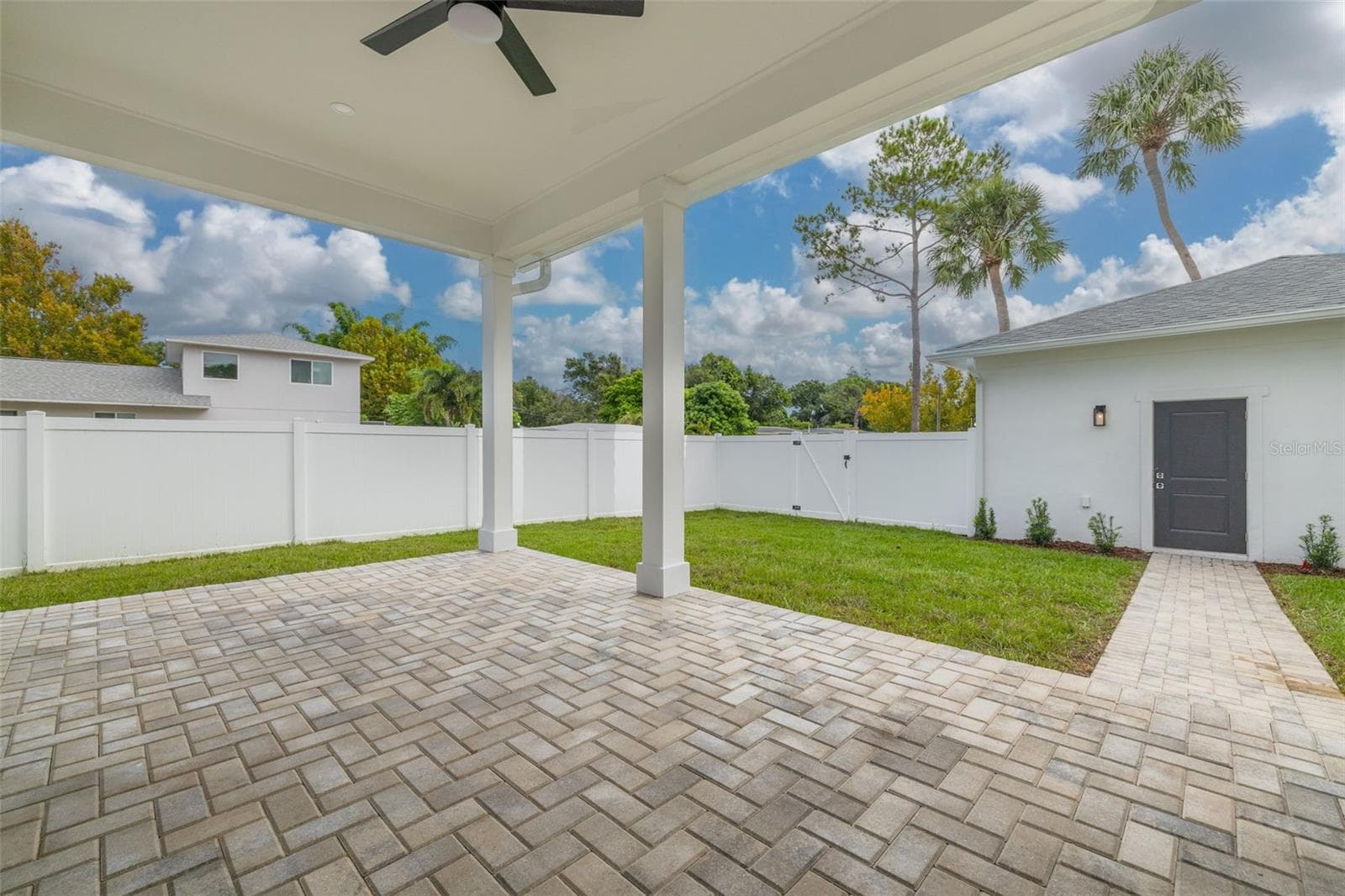 Single Family Residence at 945 29TH ST N, ST PETERSBURG, photo 32 of 43