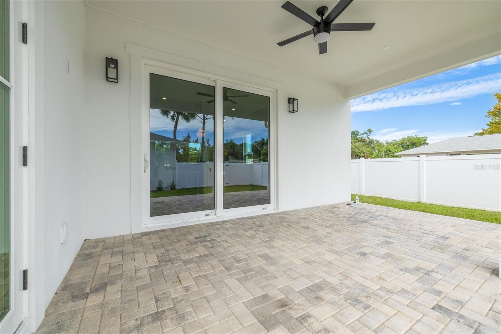 Single Family Residence at 945 29TH ST N, ST PETERSBURG, photo 33 of 43