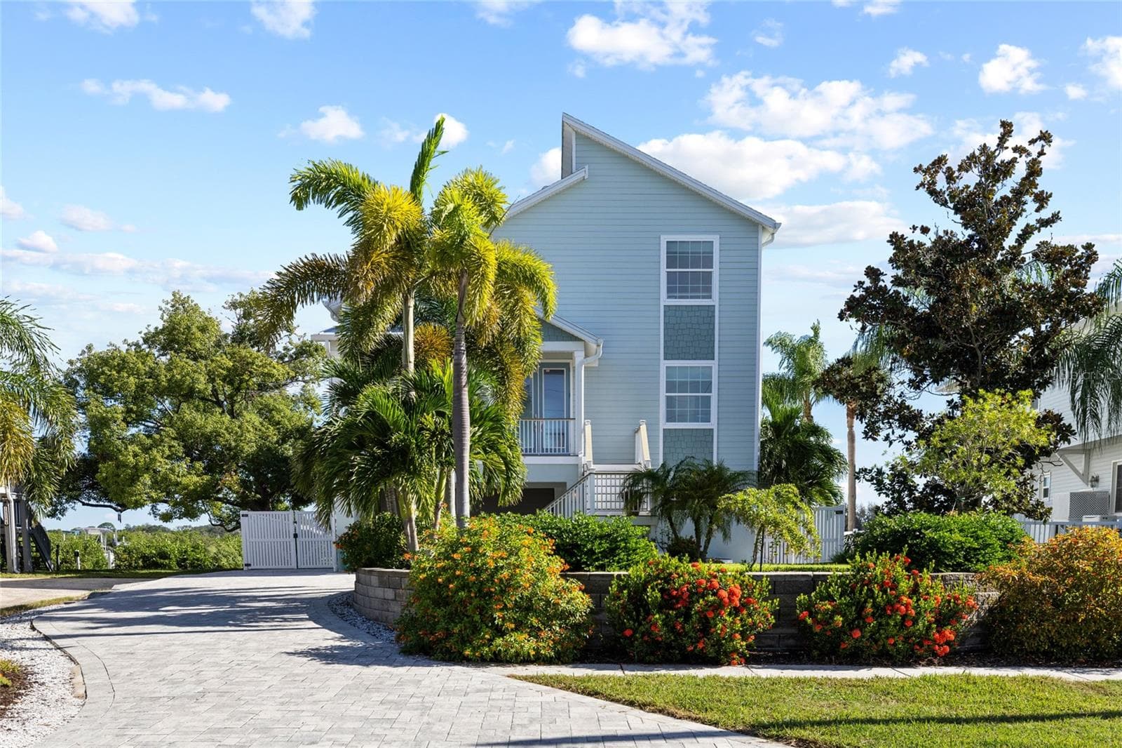 Single Family Residence at 1512 RIVERSIDE DR, TARPON SPRINGS, photo 3 of 68