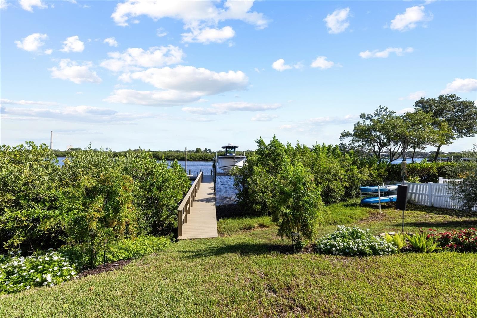Single Family Residence at 1512 RIVERSIDE DR, TARPON SPRINGS, photo 5 of 68