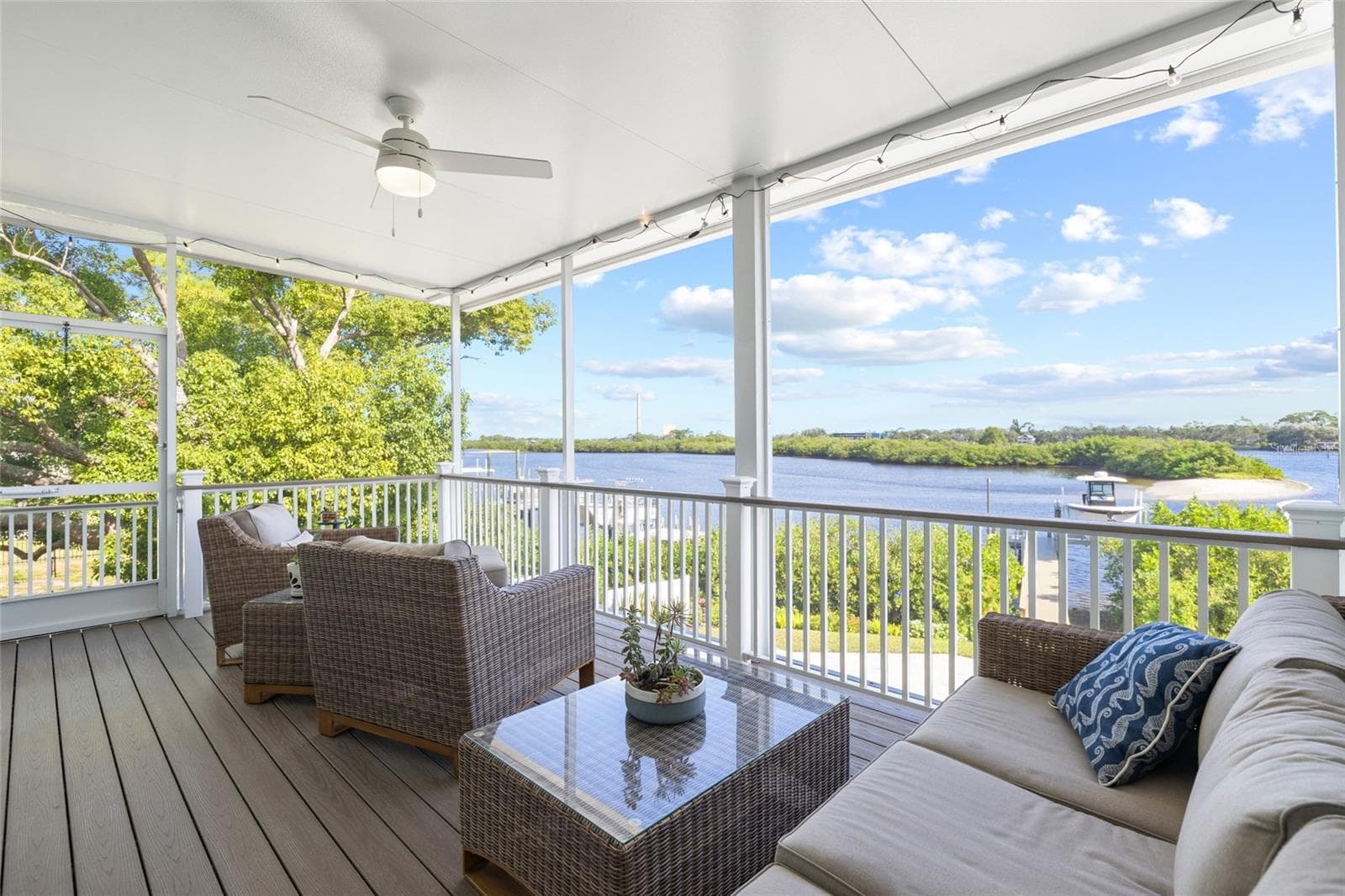 Single Family Residence at 1512 RIVERSIDE DR, TARPON SPRINGS, photo 29 of 68