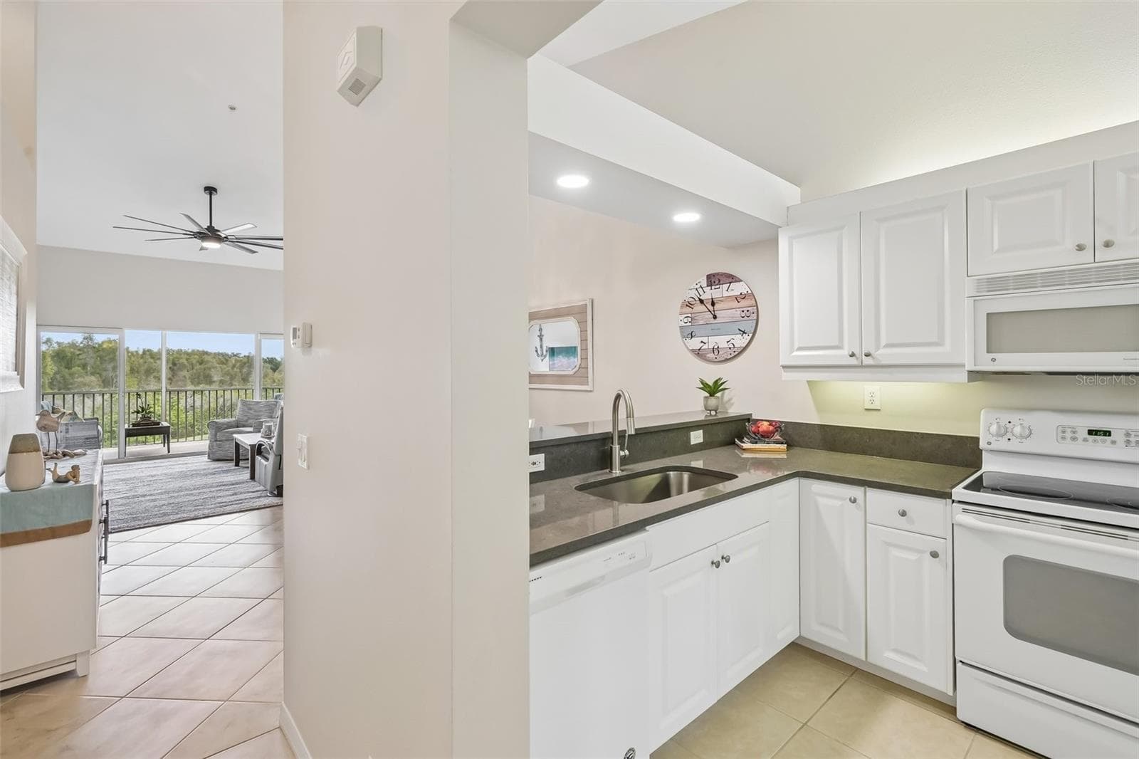 Condominium at 412 SUNSET LAKE BLVD #202, VENICE, photo 19 of 44