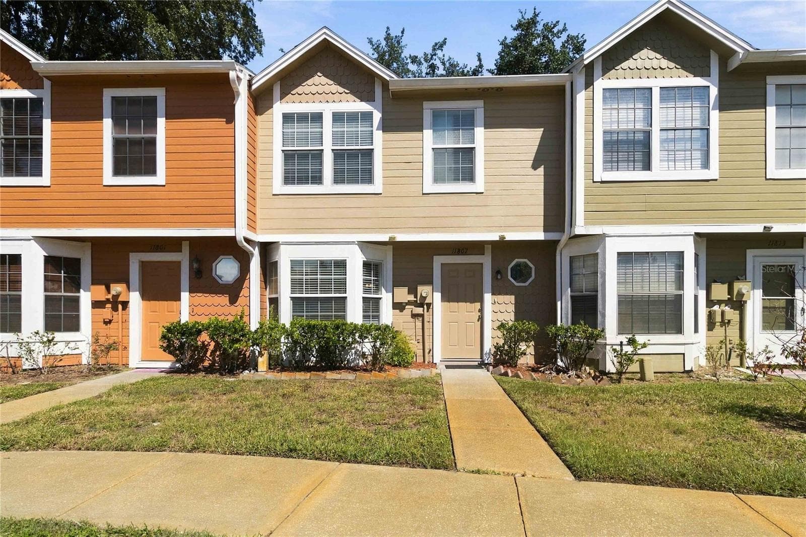 Townhouse at 11807 MINTWOOD CT, ORLANDO, photo 2 of 54
