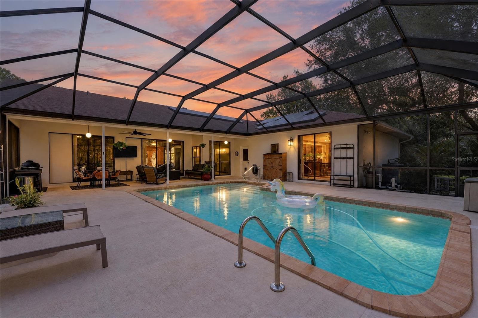 Lanai/Pool Area at Twilight - 549 W NATIONAL ST, HERNANDO
