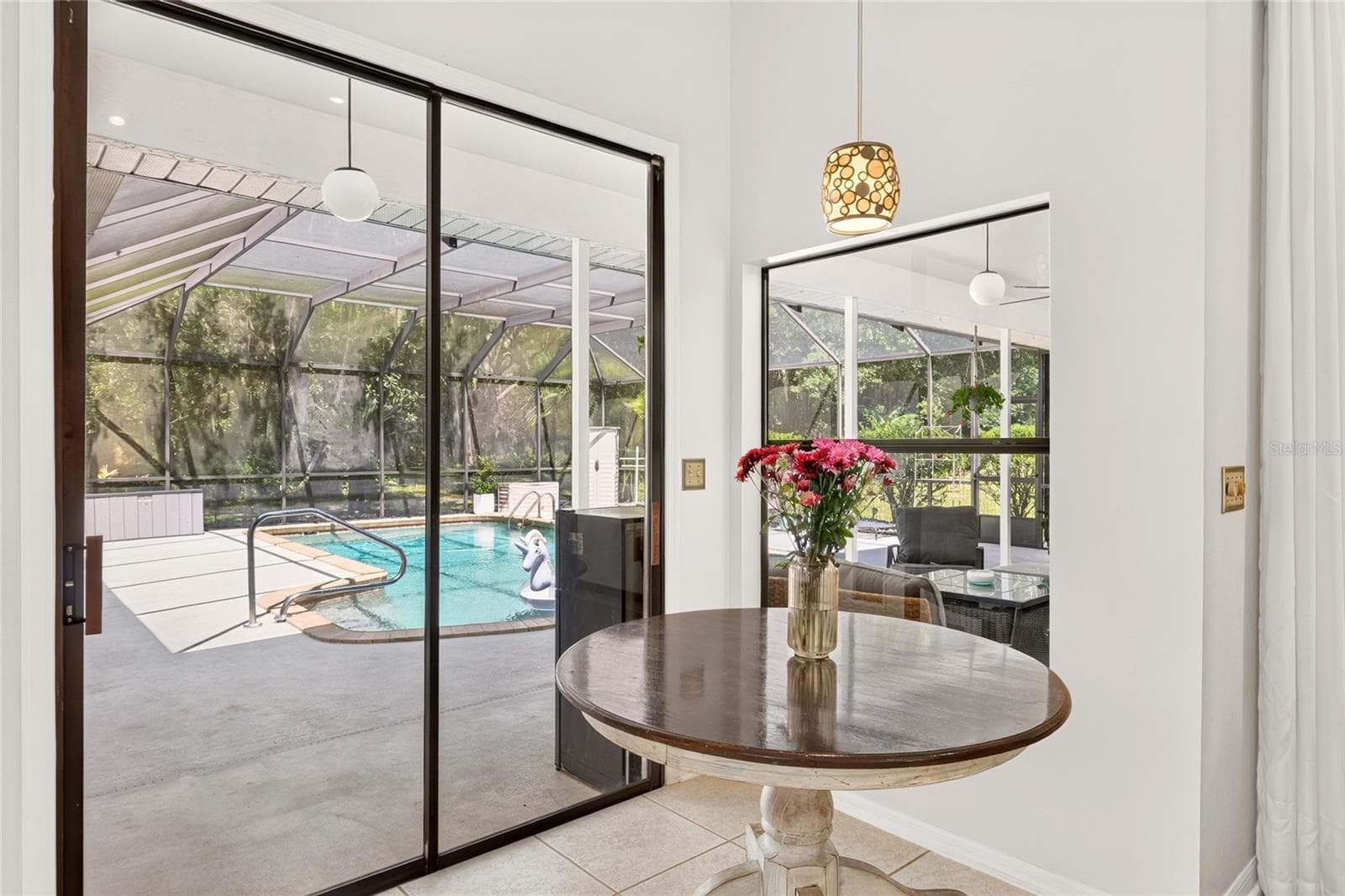 Breakfast Nook - 549 W NATIONAL ST, HERNANDO