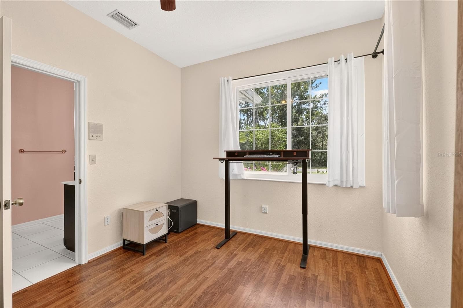 Office Accessible via Primary Bedroom and from Hallway - 549 W NATIONAL ST, HERNANDO