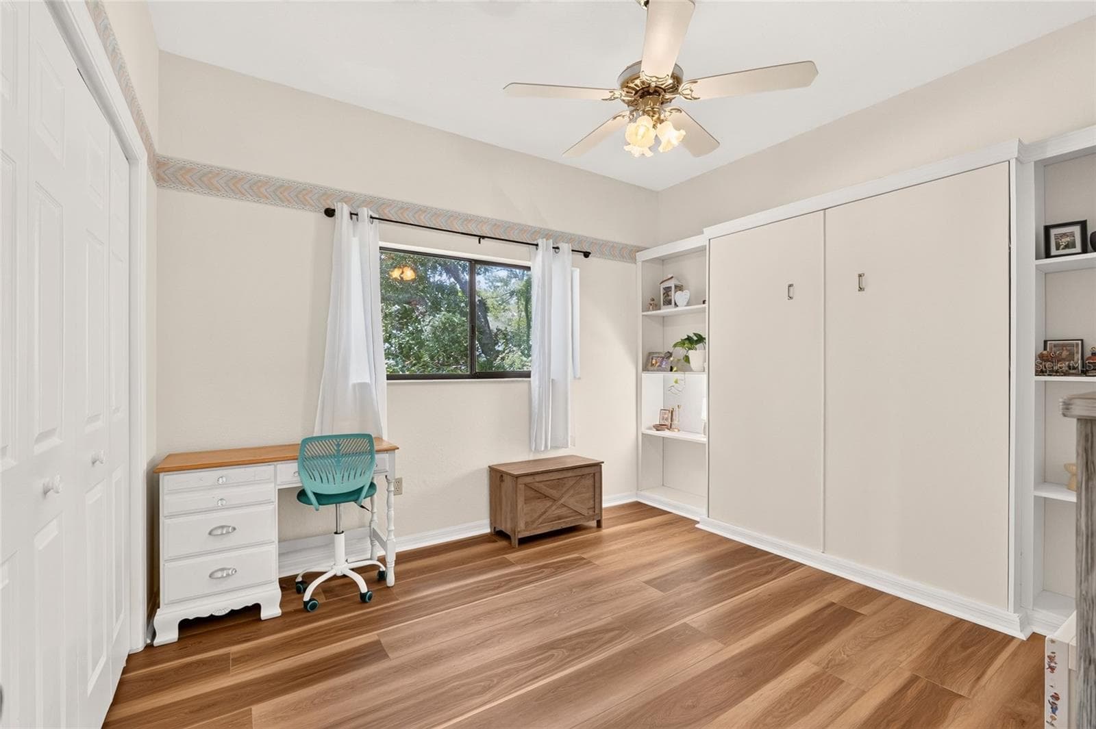 Bedroom 1 with built-in Murphy Bed - 549 W NATIONAL ST, HERNANDO