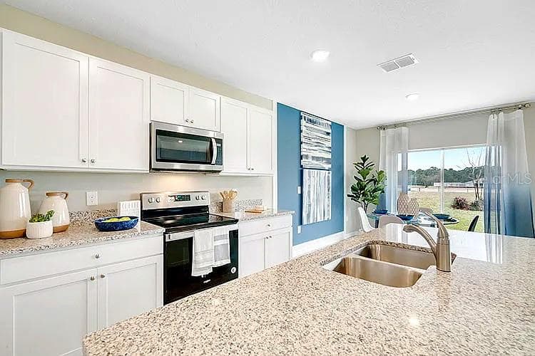 Single Family Residence at 2030 MAPLE RIDGE DR, ZELLWOOD, photo 11 of 51