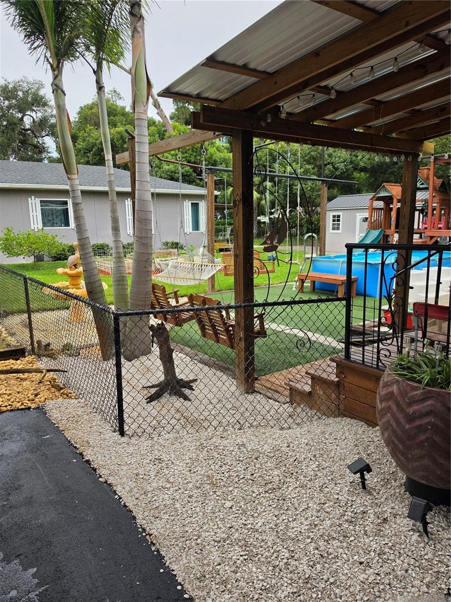Single Family Residence at 390 HENDERSON AVE, SEFFNER, photo 13 of 49