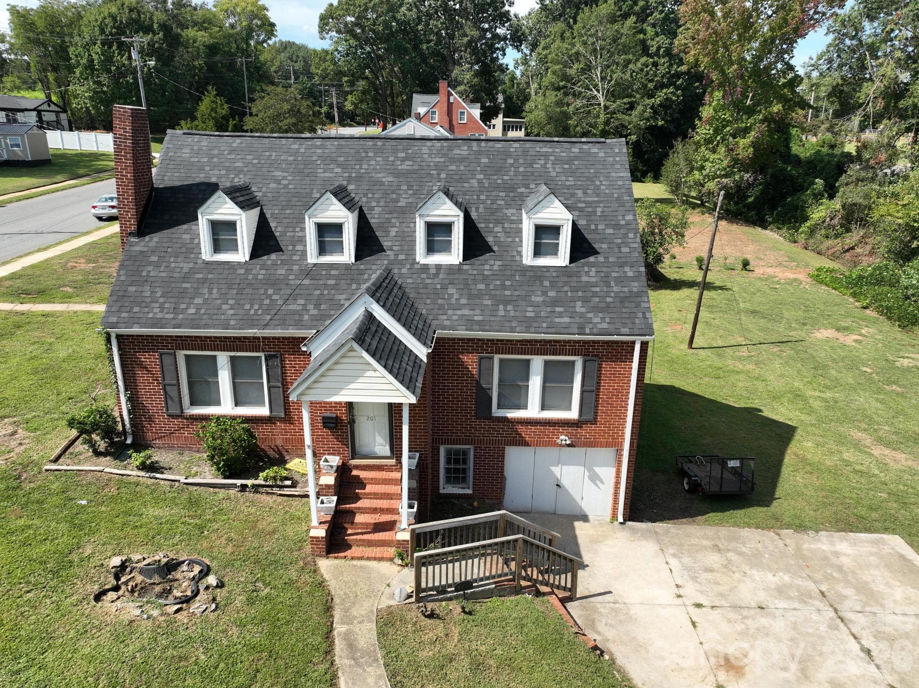 Single Family Residence at 201 Cleveland Avenue, Kings Mountain, photo 4 of 21
