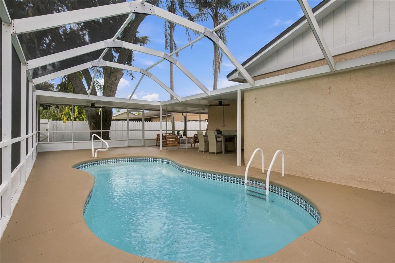 Single Family Residence at 16115 PEBBLEBROOK DR, TAMPA, photo 35 of 48