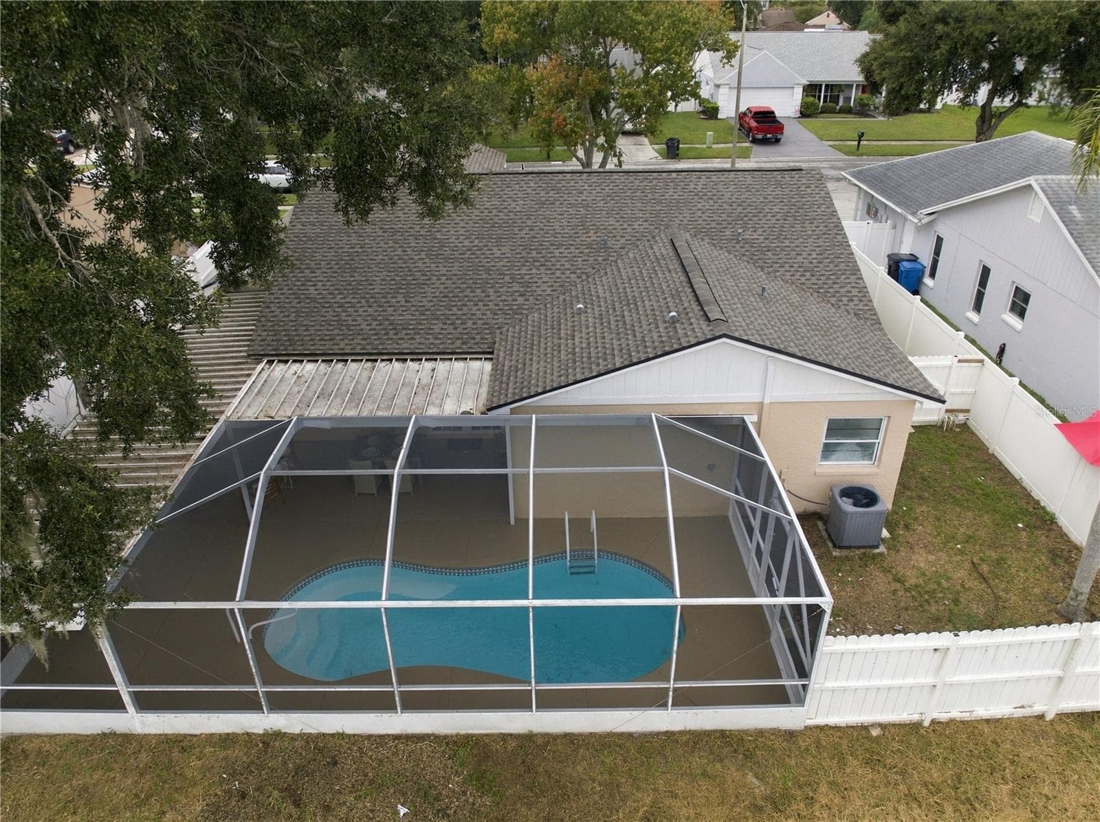 Single Family Residence at 16115 PEBBLEBROOK DR, TAMPA, photo 44 of 48