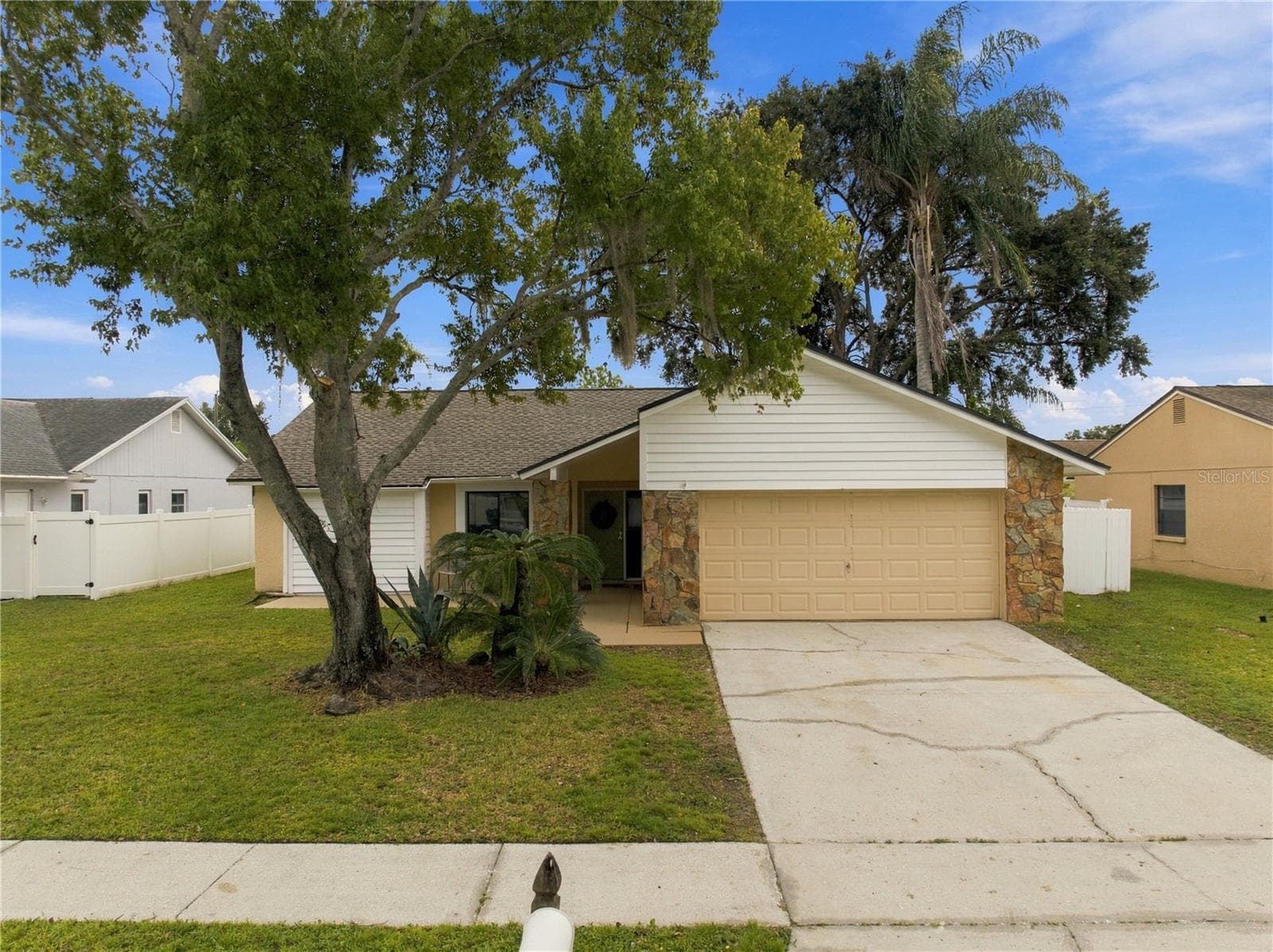 Single Family Residence at 16115 PEBBLEBROOK DR, TAMPA, photo 47 of 48
