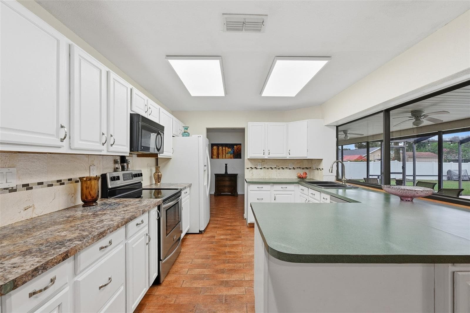 Single Family Residence at 4534 MOHICAN TRL, VALRICO, photo 18 of 61