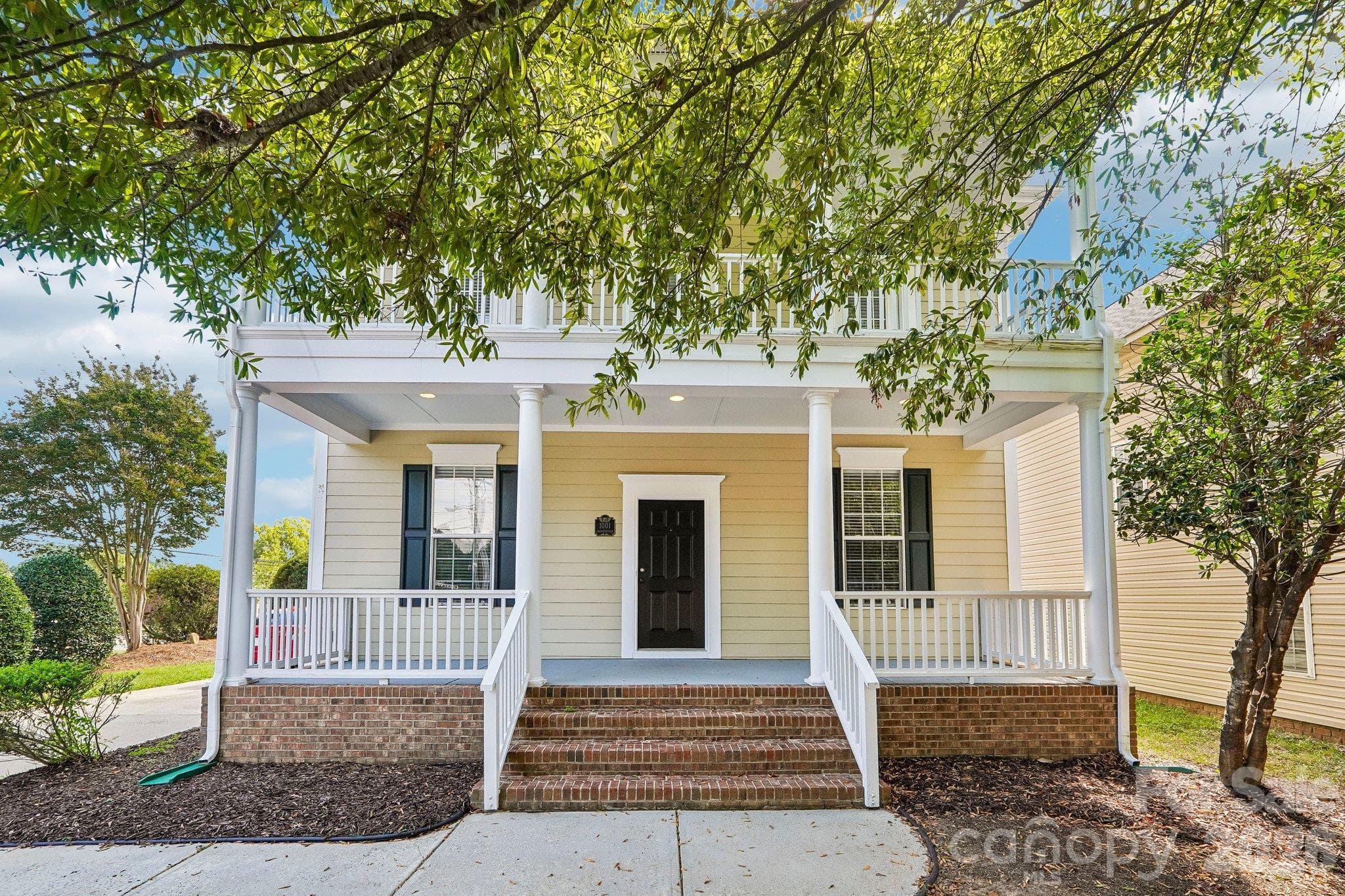 1001 Gainsborough Drive