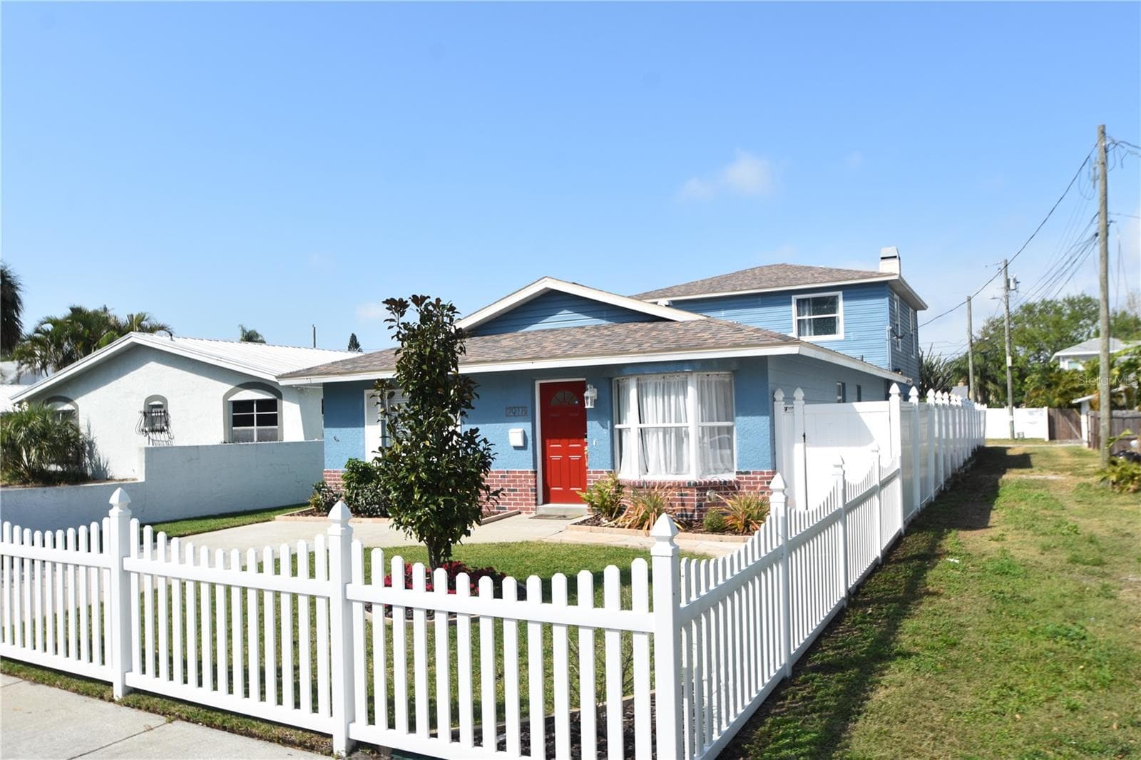 Single Family Residence at 2918 10TH ST N, ST PETERSBURG, photo 2 of 52