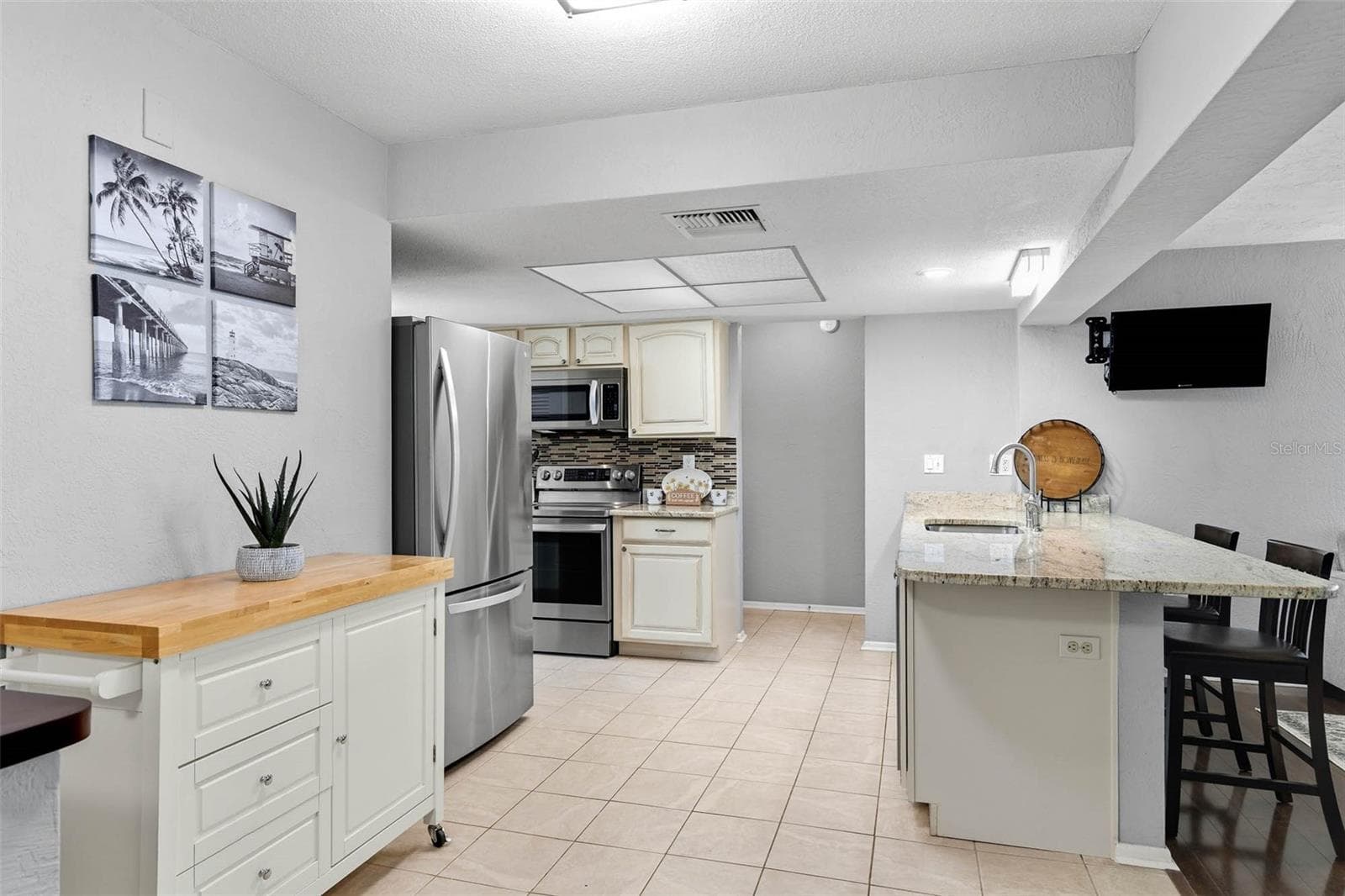 Single Family Residence at 179 SUNSHINE DR, PALM HARBOR, photo 9 of 30