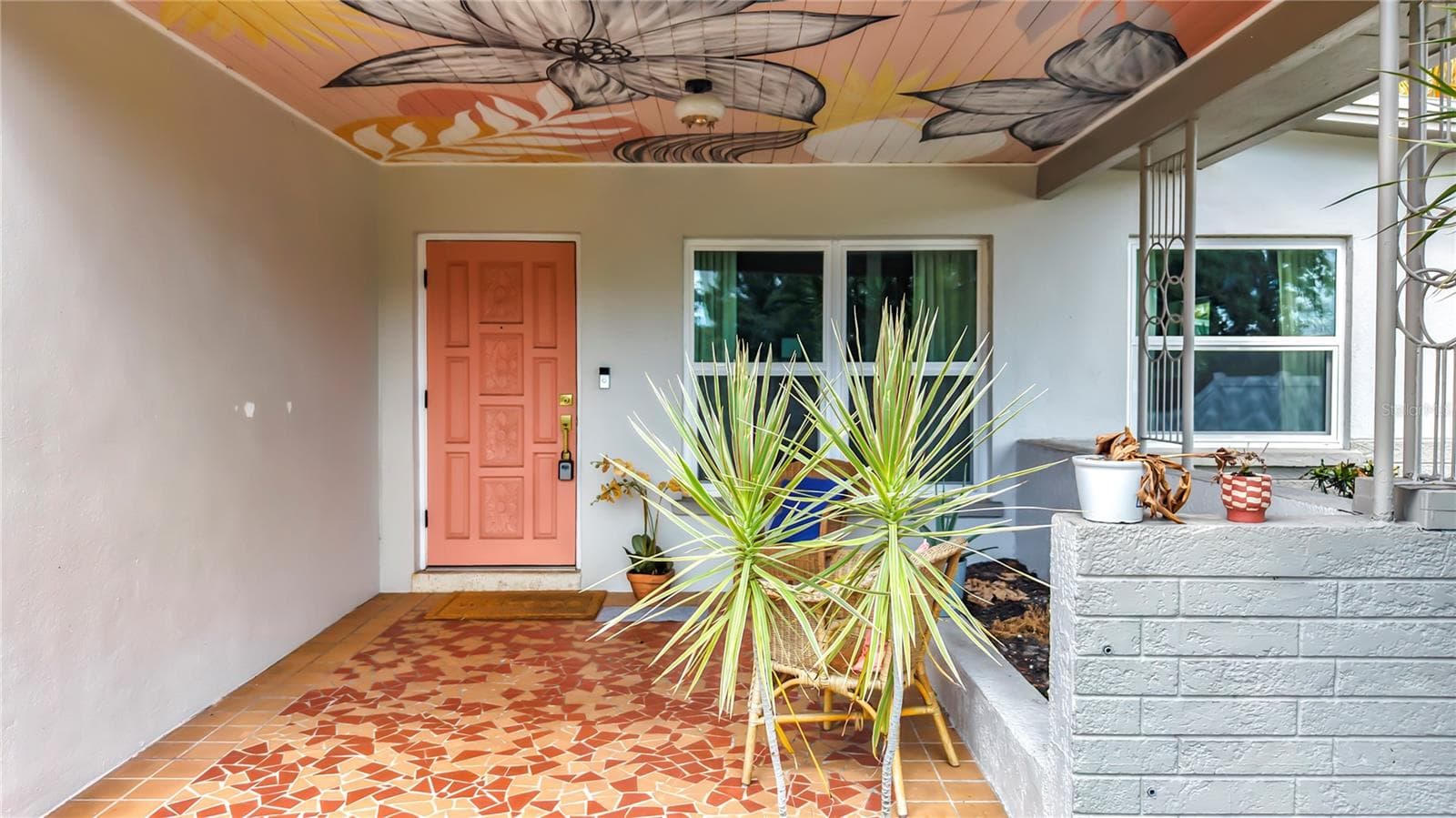 Single Family Residence at 5833 DARTMOUTH AVE N, ST PETERSBURG, photo 5 of 54