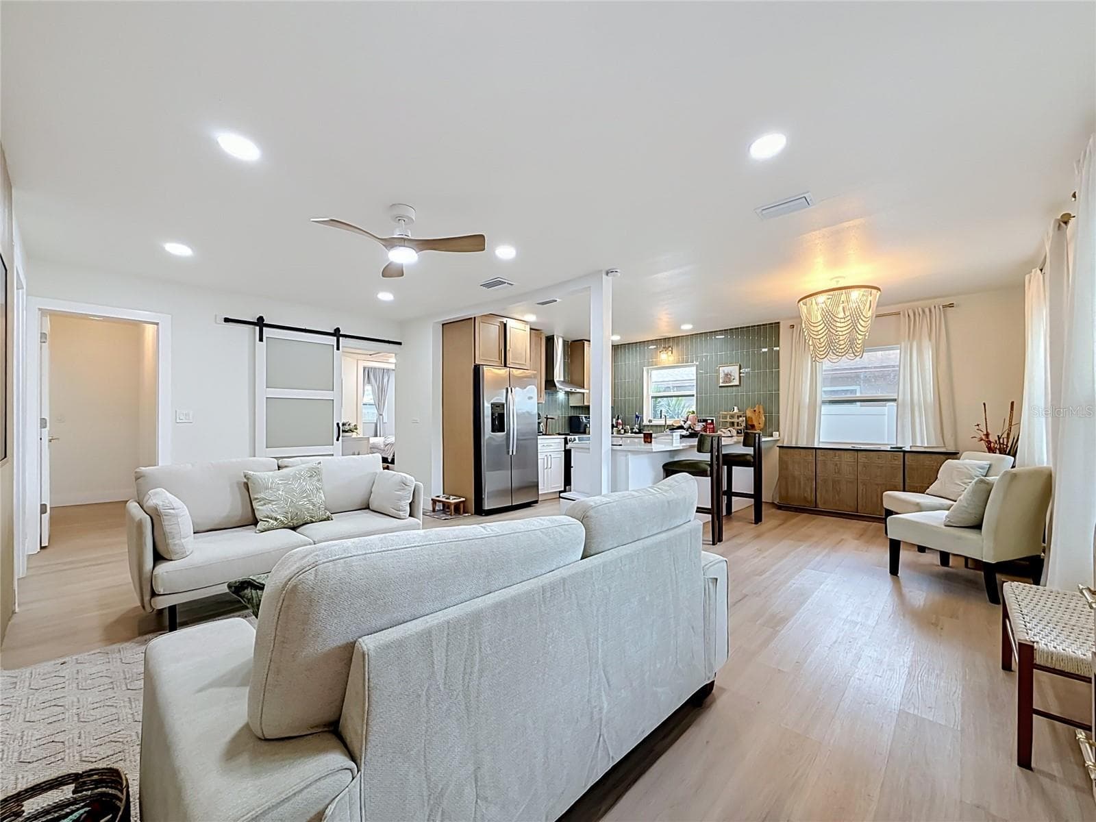 Single Family Residence at 5833 DARTMOUTH AVE N, ST PETERSBURG, photo 7 of 54