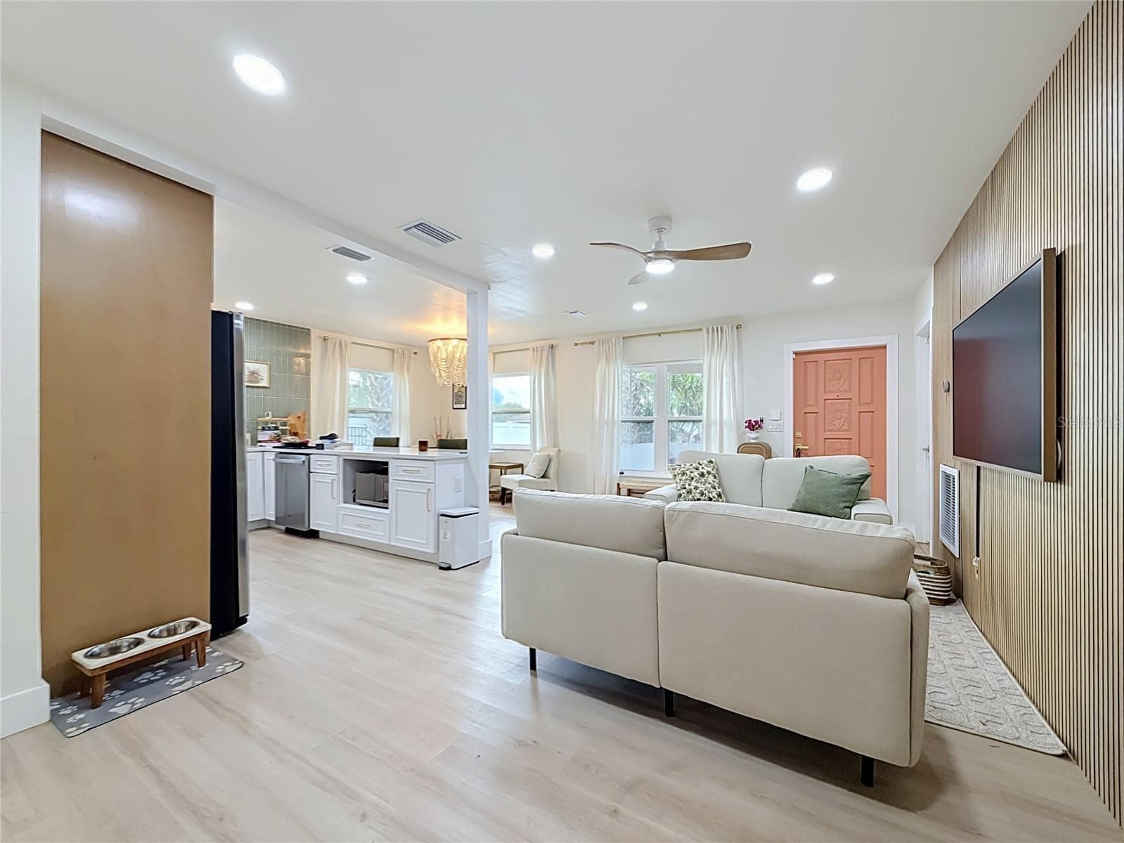 Single Family Residence at 5833 DARTMOUTH AVE N, ST PETERSBURG, photo 16 of 54