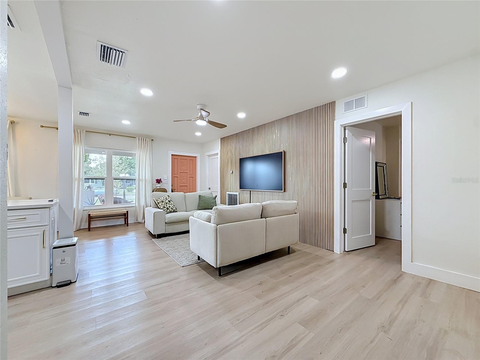 Single Family Residence at 5833 DARTMOUTH AVE N, ST PETERSBURG, photo 17 of 54