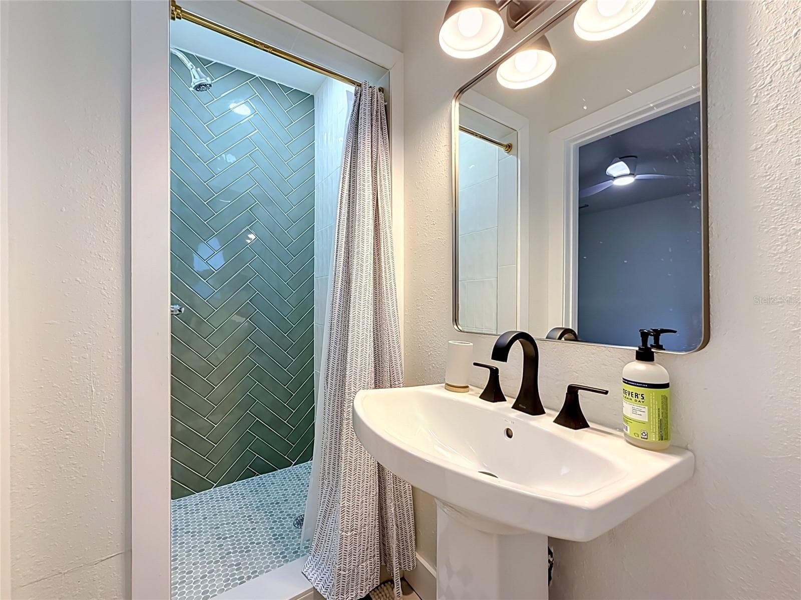 Single Family Residence at 5833 DARTMOUTH AVE N, ST PETERSBURG, photo 28 of 54